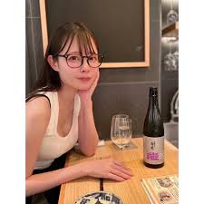 koizumimiyuki | 調剤薬局グループ、マリーングループ公式リクルートキャラクターをつとめています。よろしくお願いいたします。 新型コロナウイルス感染拡大を受け、マリーングループではオンラインでの説明会をスタートいたしました。... | Instagram