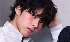 Edmond Chen's Instagram, Twitter & Facebook