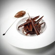 Decouvrez Ce Magnifique Dessert A L Assiette Presentant Le Cacao En Differentes Textures Une Creation Desserts A L Assiette Chocolat Valrhona Chocolat