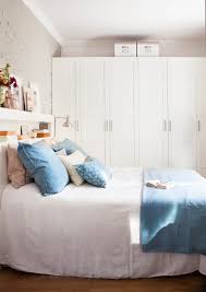 Su elegancia y sobriedad se lo debe a su decoración de la combinación de dos colores claros que es blanco y negro. 60 Dormitorios Modernos Y Elegantes Estilo El Mueble 2021