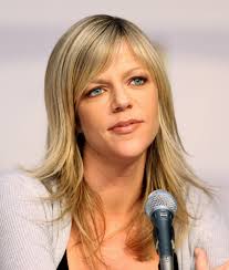 File:Kaitlin Olson by Gage Skidmore.jpg