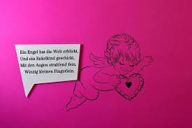 Wir wünschen dem baby gutes gedeihen und den jungen eltern durchgeschlafene nächte. Spruche Zur Geburt Der Enkeltochter Sprueche Co