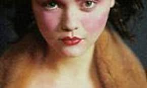 Has Christina Ricci had her breasts reduced? (3. June 2004) - Cineman