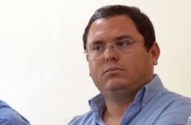 Oswaldo Chacón toma posesión como rector de la UNICH