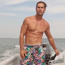 Contra la incongruencia del publico en general. De Vender Arepas En La Calle A Ser Un Actor Famoso La Vida De Gregorio Pernia Antes De Convertirse En El Titi Sin Senos Si Hay Paraiso Nnda Nnlt Cheka Peru21