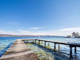 Der starnberger see ist voller geschichte und geschichten. Mit Seezugang Aussergewohnliches Haus In Ruhiger Lage Von Niederpocking Bei Starnberg