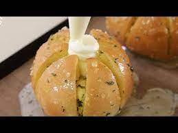 How To Make Cream Cheese Garlic Bread Korean Popular Cream Cheese Garlic Bread Youtube