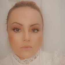 Lisa Murata's Instagram, Twitter & Facebook