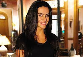 Em poucos minutos, o post contava com mais de 10 mil likes, além de várias mensagens. Cleo Pires Se Emociona Com Sua Nova Personagem Na Tv O Fuxico