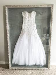 Entspricht die amateuren hochzeitskleid box der qualitätsstufe, die sie in diesem preisbereich erwarten zwölf können? Anstatt Mein Brautkleid In Eine Kiste Zu Stecken Die Auf Dem Dachboden Versteckt Ist Diy Hochzeit Ideen Hochzeitskleid Aufbewahren Hochzeit Aufbewahrung Brautkleid
