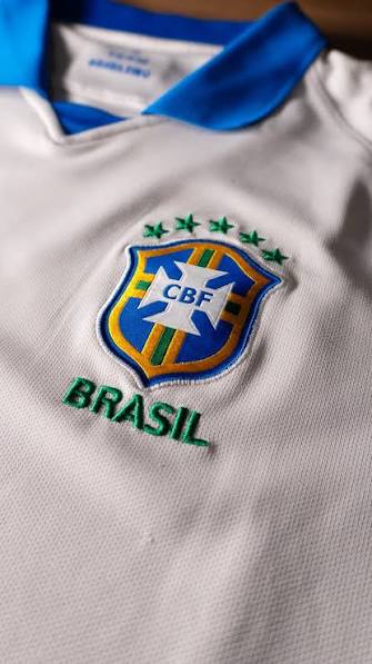 A CAMISA BRANCA DA SELEÇÃO ⚪️🔵🇧🇷🏆, A Seleção nem sempre vestiu amarelo,  tampouco foi a Seleção Canarinho… O começo da história da Seleção  Brasileira remonta ao início do século XX com camisas ...
