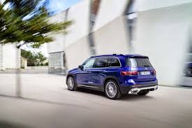Review The 2020 Mercedes Benz Glb 250 Plays All The Right Angles Mercedes Benz Benz Mercedes