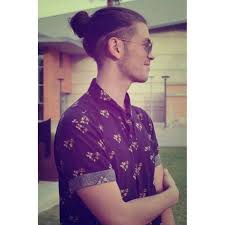 Coiffure Pour Homme Les Coupes De Cheveux Tendance En 2020 Elle En 2020 Coiffure Cheveux Long Homme Coupe De Cheveux Coupe Cheveux Homme