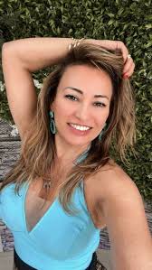 Universo Oculto dos Cabelos: Elsa Almeida revela os segredos da saúde e  beleza em evento exclusivo