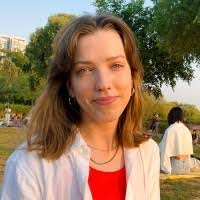 Aileen Maynard's Instagram, Twitter & Facebook