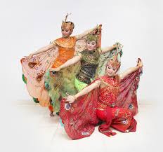 Check spelling or type a new query. Blog Budaya Indonesia Tari Merak Tari Tradisional Jawa Barat Yang Menggambarkan Ekspresi Kehidupan Burung Merak