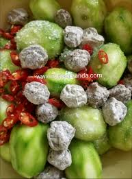 The kedondong is a tropical fruit that grows in equatorial climates throughout the world. Suria Amanda Misi Kedondong Asam Boi Berjaya