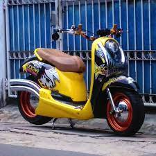 Modif honda scoopy paling simple tapi cukup keren perpaduan simple dan touring yg sangat cocok. Hot Rod Modifikasi Honda Scoopy Lama