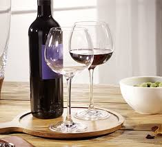 Questo fa sì che il vino finisca sulla punta della lingua, più sensibile alla dolcezza, per poi andare sui lati, più sensibili all'acidità. Conoscere I Tipi Di Bicchieri Da Vino Con Villeroy Boch