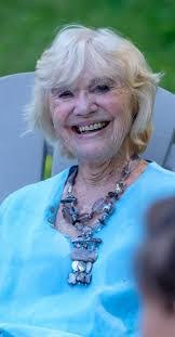 Bertha Crosby's Instagram, Twitter & Facebook