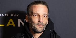 Willy Cartier (Fugueuse) : "[Elles] pensent que c'est normal de se  prostituer pour un sac"