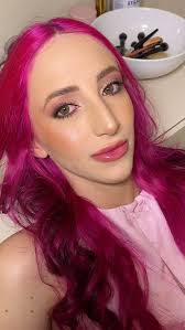 Leve, mas nada básica!💖🌸, ., ., #pelefresh #peleleveeiluminada #makerosa  #makeromântica #pinkmakeuplook