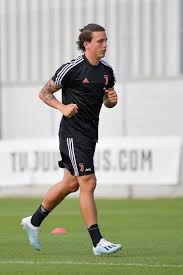 Wow did we finally realise going into a season with 1 fkn lb isnt the best idea, better late than never (fabrotta does not count he is garbage) afl_italia. Around Turin Luca Pellegrini Trained With Juventus For Facebook