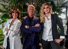 Karim benzema to get france recall for euro 2020 after years in exile. Euro 2020 Quelle Audience Pour La Liste De Didier Deschamps Diffusee Sur Tf1 Et M6 Sportbuzzbusiness Fr