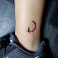 Moon Cat Minimaltattoo Tattoo Dovme Turkey Denizli Denizlidovme Denizlitattoopiercingstudio Denizlitattoo Artis Tattoos Fish Tattoos Minimal Tattoo