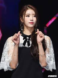 Lovelyz' mijoo has charmed audiences with her bright personality and effortless humor. Lovelyz Global On Twitter News Pics 190826 Lovelyz Mijoo Mnet Queendom Press Conference