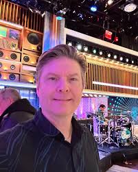 A bitterly cold way to start the year but so much fun! Thank you  @kellyclarkson for having us