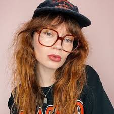 Rosey Jones 🌞 (@roseyxjones)