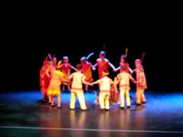 Les Indiens Spectacle De Rythmique Ecole Jacques Dalcroze Nyon 2 2 Youtube Choregraphie Danse Maternelle Ecole