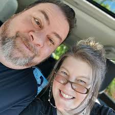 Have you ever heard of the bookcase analogy to describe dementia? Katelin,  one of our Dementia Advisers, explains how this analogy can help us  understand how dementia affects our memories. This can