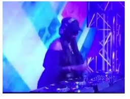 3 things you need to know from. Download Mp3 Dj Zinhle Lock Down House Party Fakaza