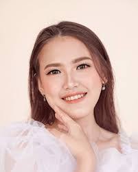 Melissa Meng's Instagram, Twitter & Facebook