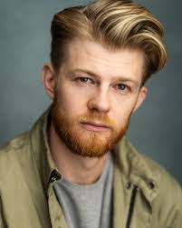 Darren Hunt's Instagram, Twitter & Facebook