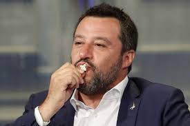 See more of matteo salvini on facebook. Salvini Und Der Kuss Das Kreuz Ist Kein Machtsymbol