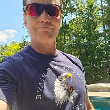 Robert Holzhauer (@robertholzhauer) • Instagram photos and videos