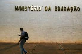 As inscrições para o fies costumam acontecer duas vezes por ano, uma em cada semestre letivo. Datas Do Fies E Prouni Impedem O Uso De Nota Do Enem Em 2021 Noticias R7 Educacao