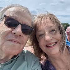 Handicap travel tip👩🏽‍🦽‍➡️ My family just returned from a wonderful  first trip to Paris. We went to Disneyland (so easy to get to