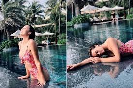 Mới đây, thủ môn bùi tiến dũng xuất hiện trên sân tập của clb tphcm với kiểu tóc đầu bạc đầy ấn tượng. Báº¡n Gai Tay Xinh Ä'áº¹p Cá»§a Thá»§ Mon Bui Tiáº¿n DÅ©ng Vietnamnet