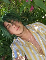 Closet cosplay of Joe I did some months ago! Kept my own eyecolor in the  phone selfie and idk but green eyes would work so well