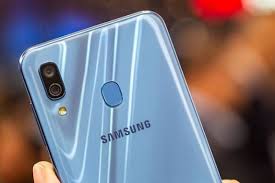 Memang smartphone digunakan 2,39 miliyar orang di segala dunia, bagi laporan emarket. 5 Kelebihan Samsung Galaxy A30 Desainnya Kece Banget