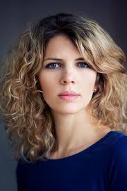 Skip the blowout and embrace your curls instead with these medium length curly hairstyles. Shoulder Length Curly Hairstyles Shoulder Length Curly Hairstyle Medium Curly Hair Styles Curly Hair Styles Medium Length Hair Styles