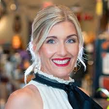 Lisa Schenk's Instagram, Twitter & Facebook