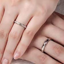 Simple Twist Couple Bands Men And Women Wedding Band Size Etsy Couple Wedding Rings Couple Ring Design Minimalist Wedding Rings