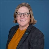 Renee Bastien's Instagram, Twitter & Facebook