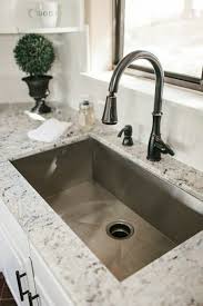 Beaucoup De Variantes D Evier De Cuisine En Photos Cuisine Moderne Evier Cuisine Eviers Cuisine