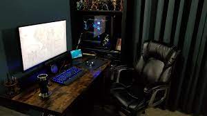 Hit the link below to check it out (and find out where to get that desk surface,) and while you're at it, head over to reddit and give the whole thing an upvote—if you're curious about any of the specific. Just Finished Building My Butcher Block And Pipe Desk Battlestations